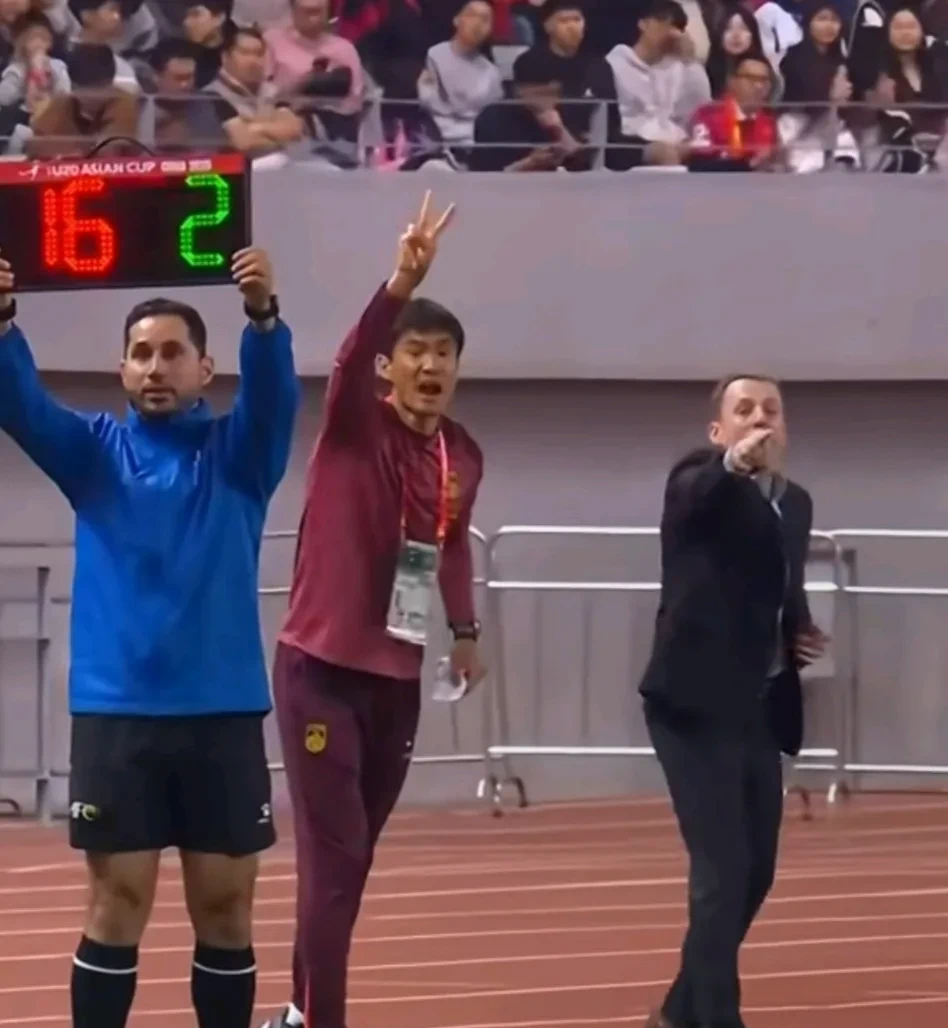 伊万暗示还想留任出战东亚杯做久尔杰维奇第二？的简单介绍