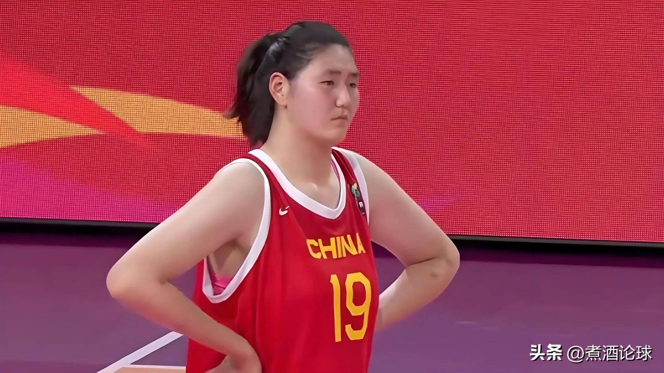 博鱼体育-FIBA发布中国女篮写真张子宇韩旭搞怪