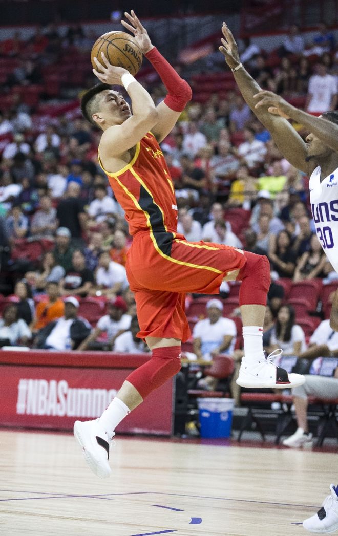 包含郭艾伦NBA夏季联赛集锦：对阵国王砍下20分5助攻的词条