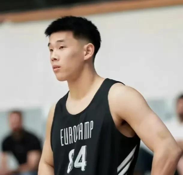 博鱼体育官方网站-包含林葳未被NBA选中但有球队有意邀请他出战夏联的词条