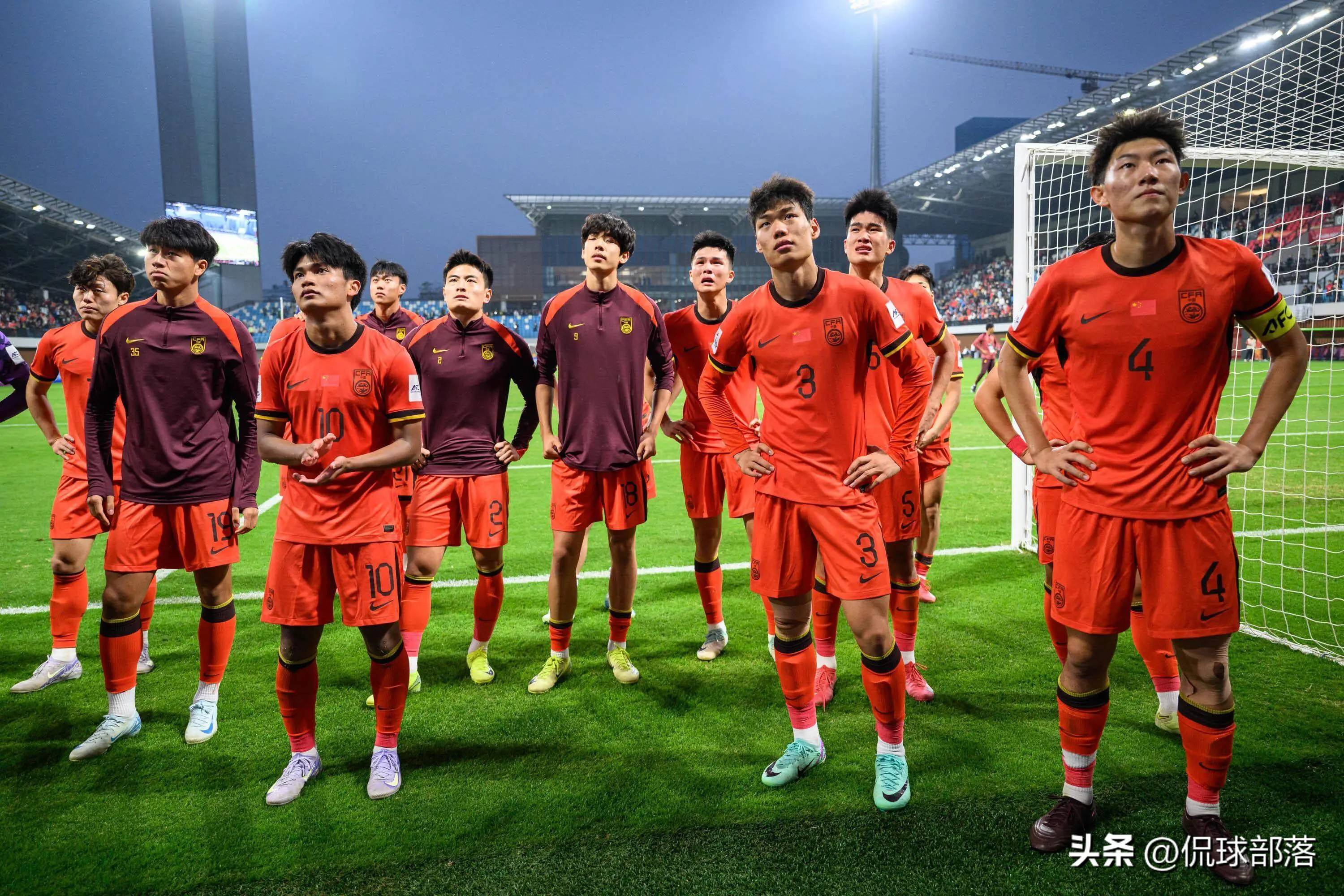 丢人！国足为东亚杯面子，召回部分球员，赢了也不光彩的简单介绍