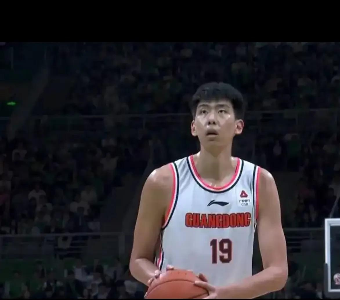 包含官宣！杜锋亲选卡巴加盟NBL，广东锁定23+17大外援，江苏队优先续约权倒计时的词条